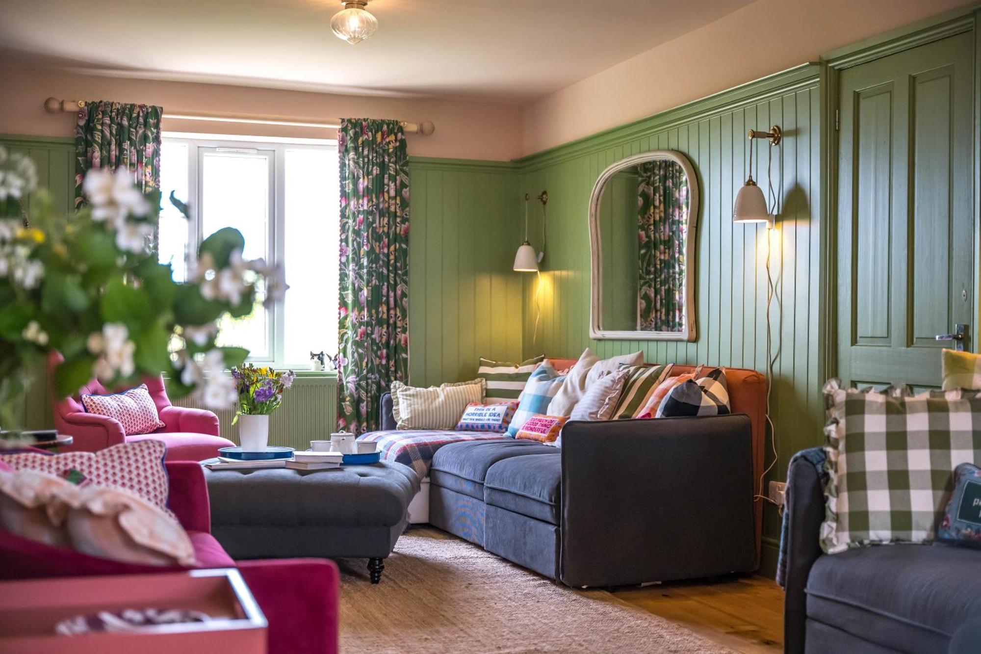 Large Country Cottage, Sleeps 8 - Facilities, Garden Bar, Catering Services, Free Parking, Nature Reserve, Hen Parties Apartment