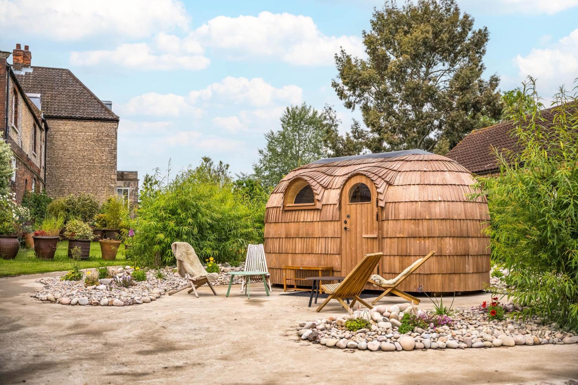 Large Country Cottage, Sleeps 8 - Facilities, Garden Bar, Catering Services, Free Parking, Nature Reserve, Hen Parties Scunthorpe